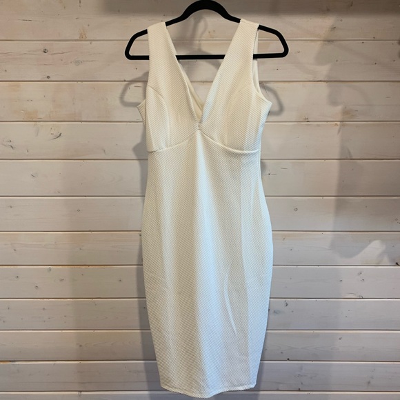 SUNDAYS | Stunning White Dress - Picture 1 of 8